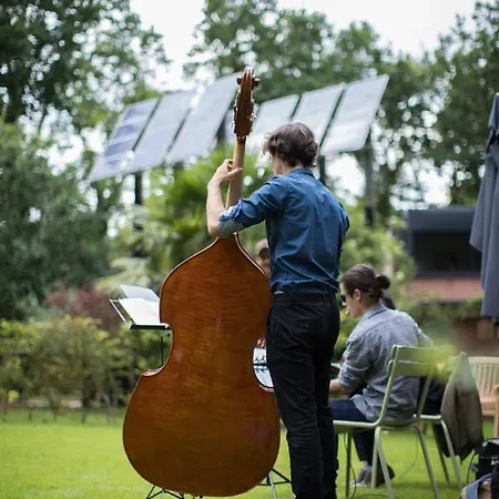 Domaine De Pan Jaktstuga Saint-Lyphard